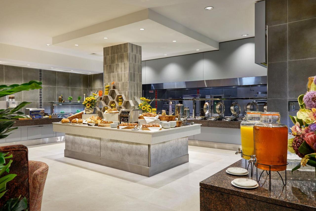 Crowne Plaza Dublin Blanchardstown By Ihg Hotel Exterior photo