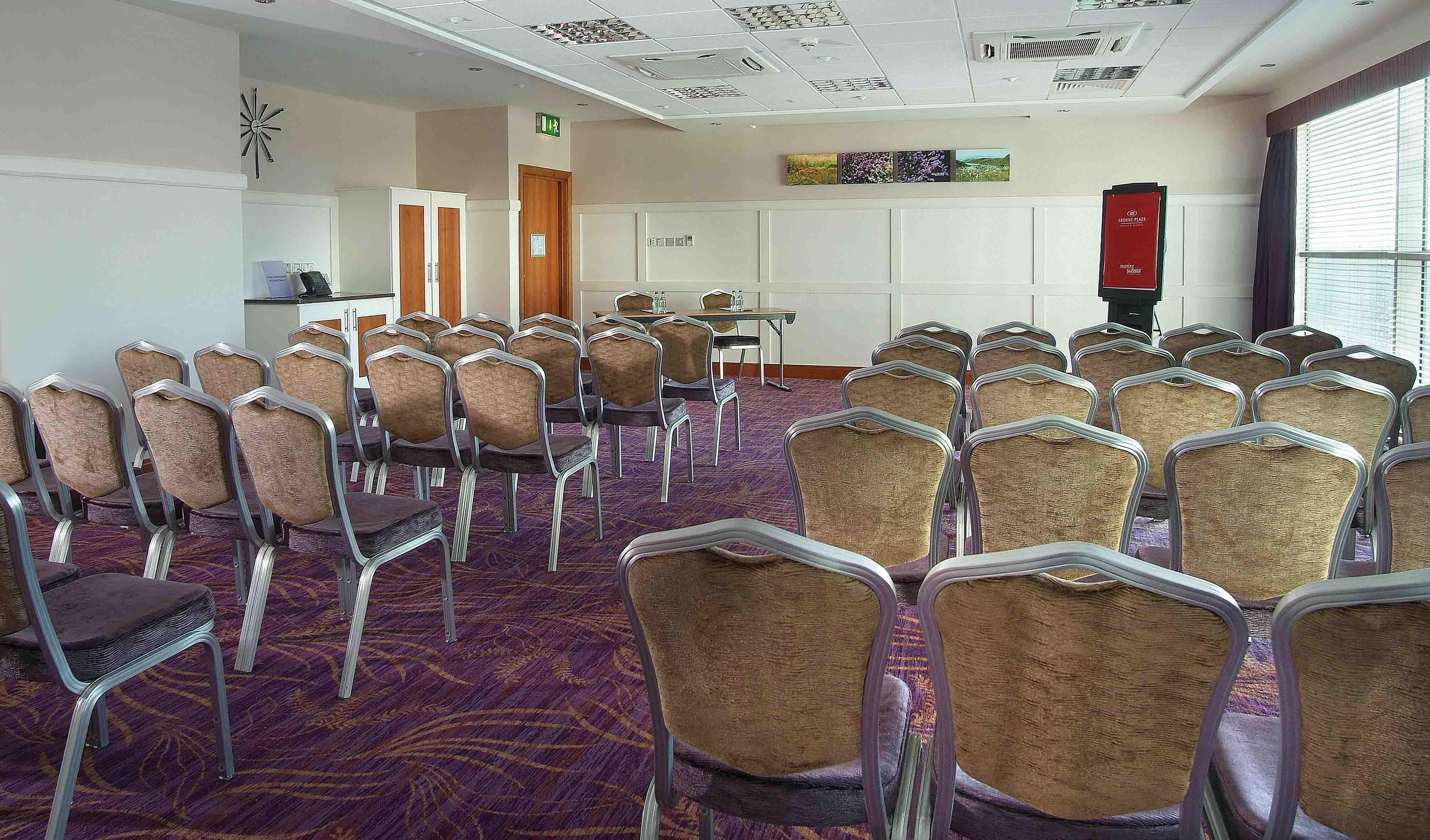Crowne Plaza Dublin Blanchardstown By Ihg Hotel Exterior photo