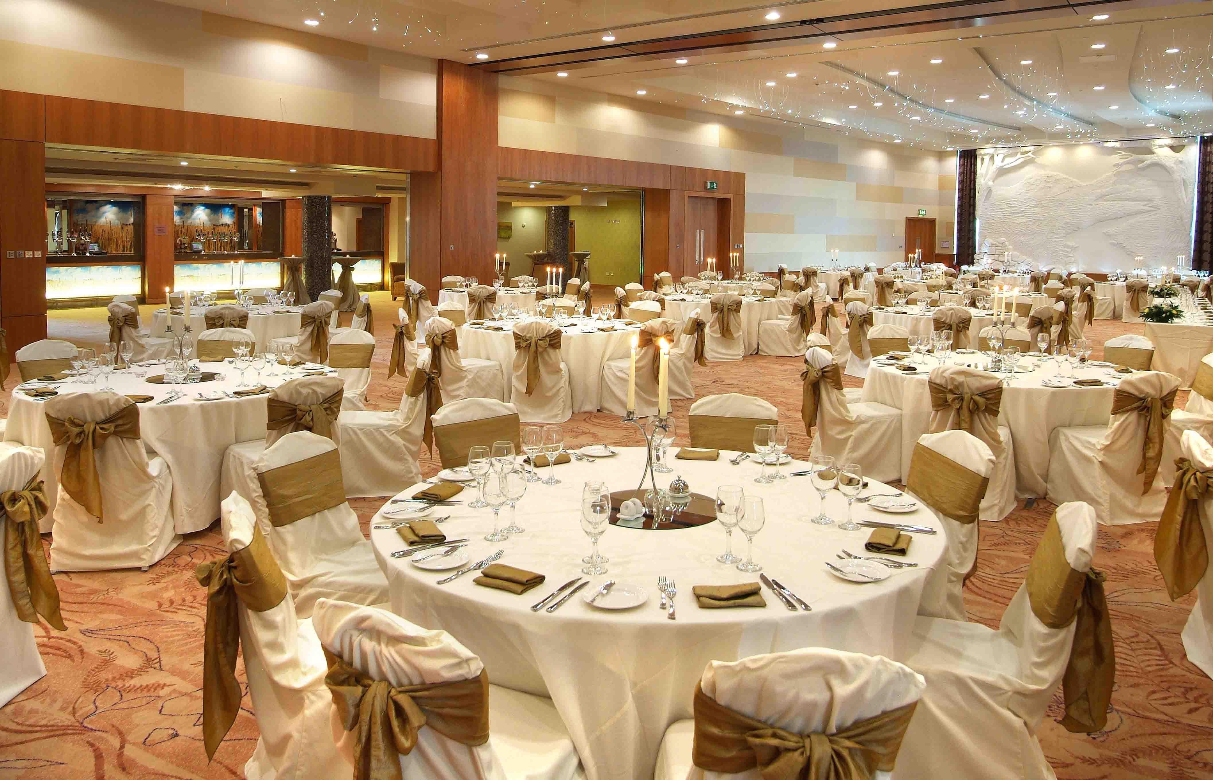Crowne Plaza Dublin Blanchardstown By Ihg Hotel Exterior photo