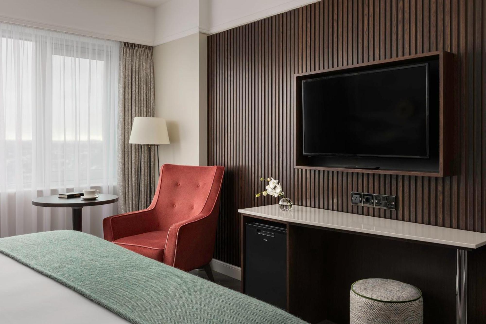 Crowne Plaza Dublin Blanchardstown By Ihg Hotel Exterior photo